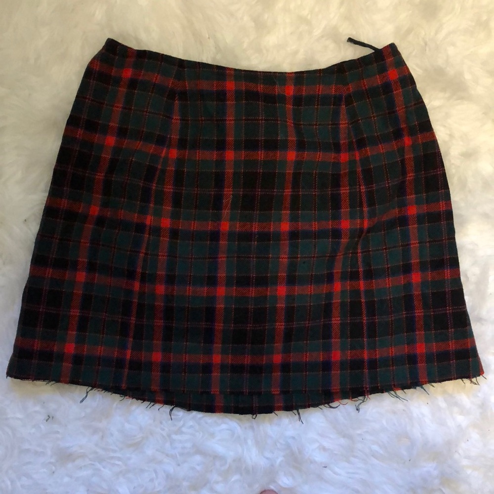 Frayed Hem Plaid Skirt